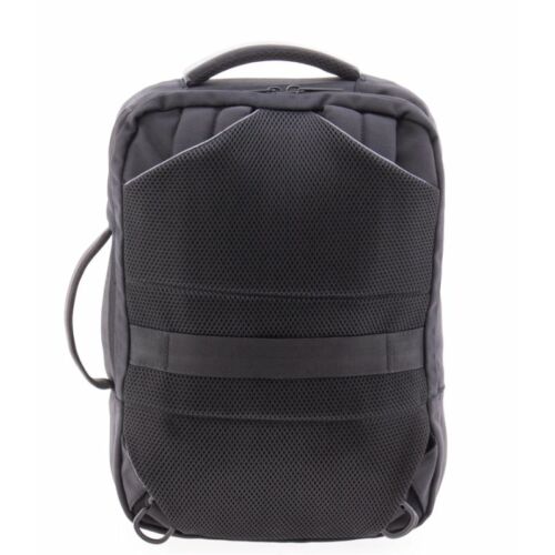 Vogart férfi laptop hátizsák (Wizz Air kisméretű táska) hátulja, elrejtette vállpántokkal